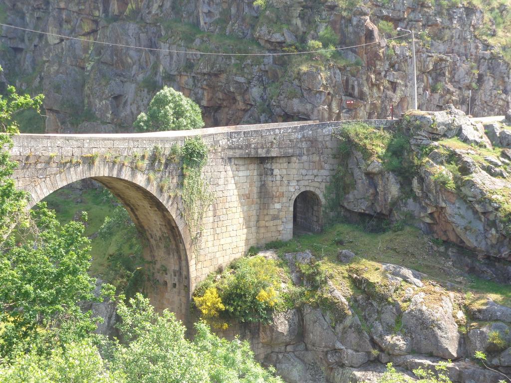 Bernardes House Pensionat Castelo de Paiva Eksteriør billede